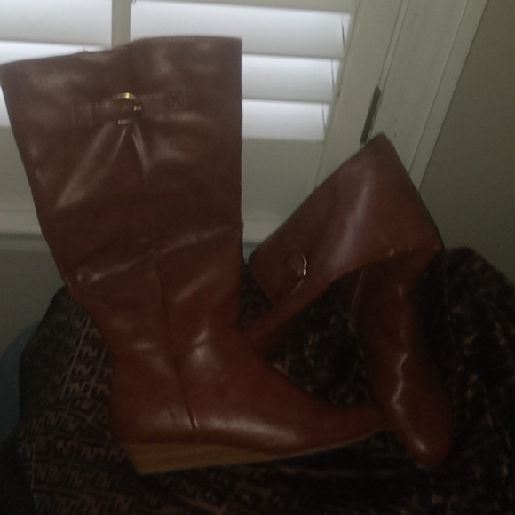 Women Boots worn once - Picture 4 of 4